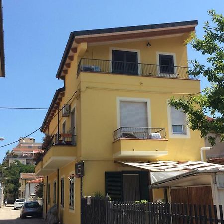 Casa Vacanze “Sale Di Mare” Pescara Bagian luar foto
